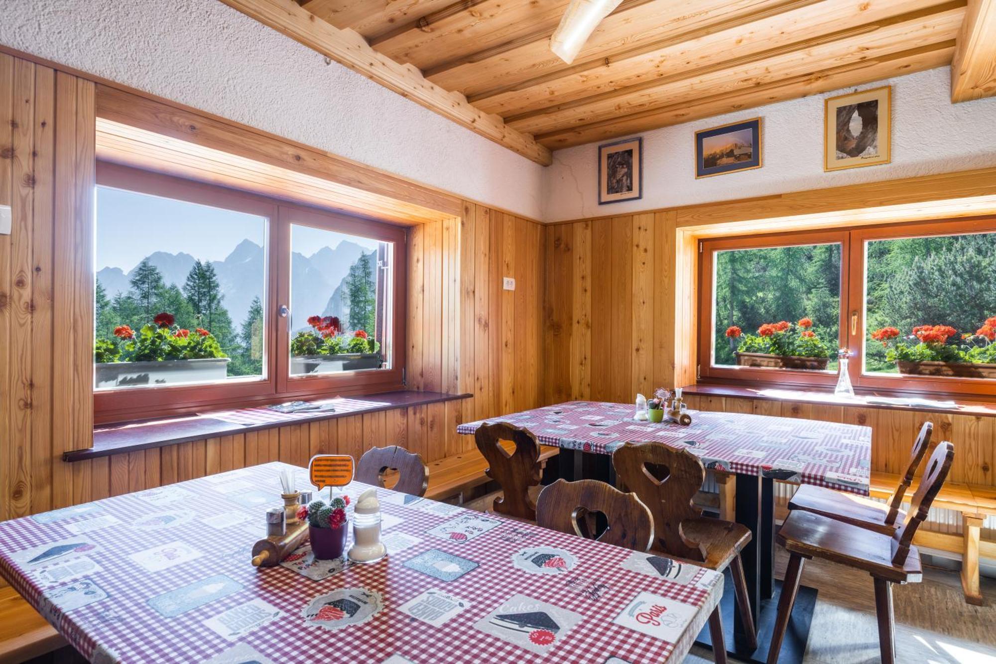 Postarski Dom On Vrsic Kranjska Gora Eksteriør billede